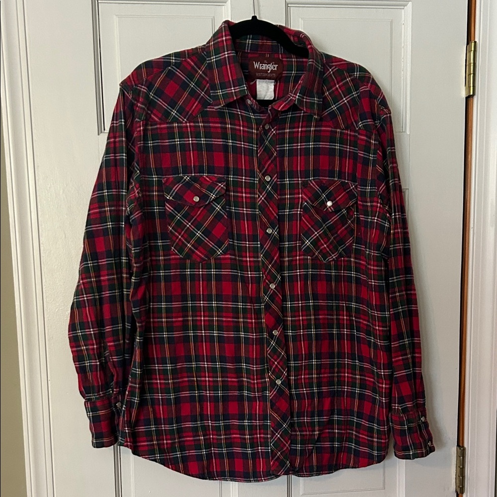 Vintage Wrangler Western Men's Red and Green Plaid Button Down Shirt
